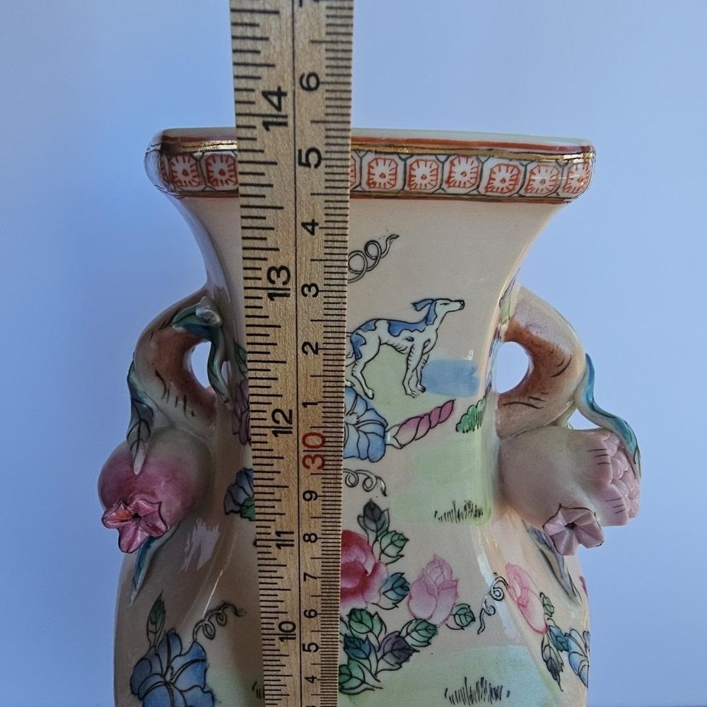 Vtg Chinoiserie Famille Verte Pink Polychrome Vase Hunting Dogs Pomegranate 1958 - Picture 16 of 16